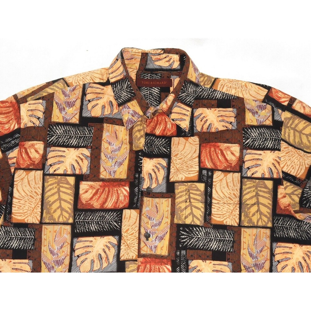 Tori Richard Men's Short‎ Sleeve Button Front Shirt Size Medium - Picture 2 of 6